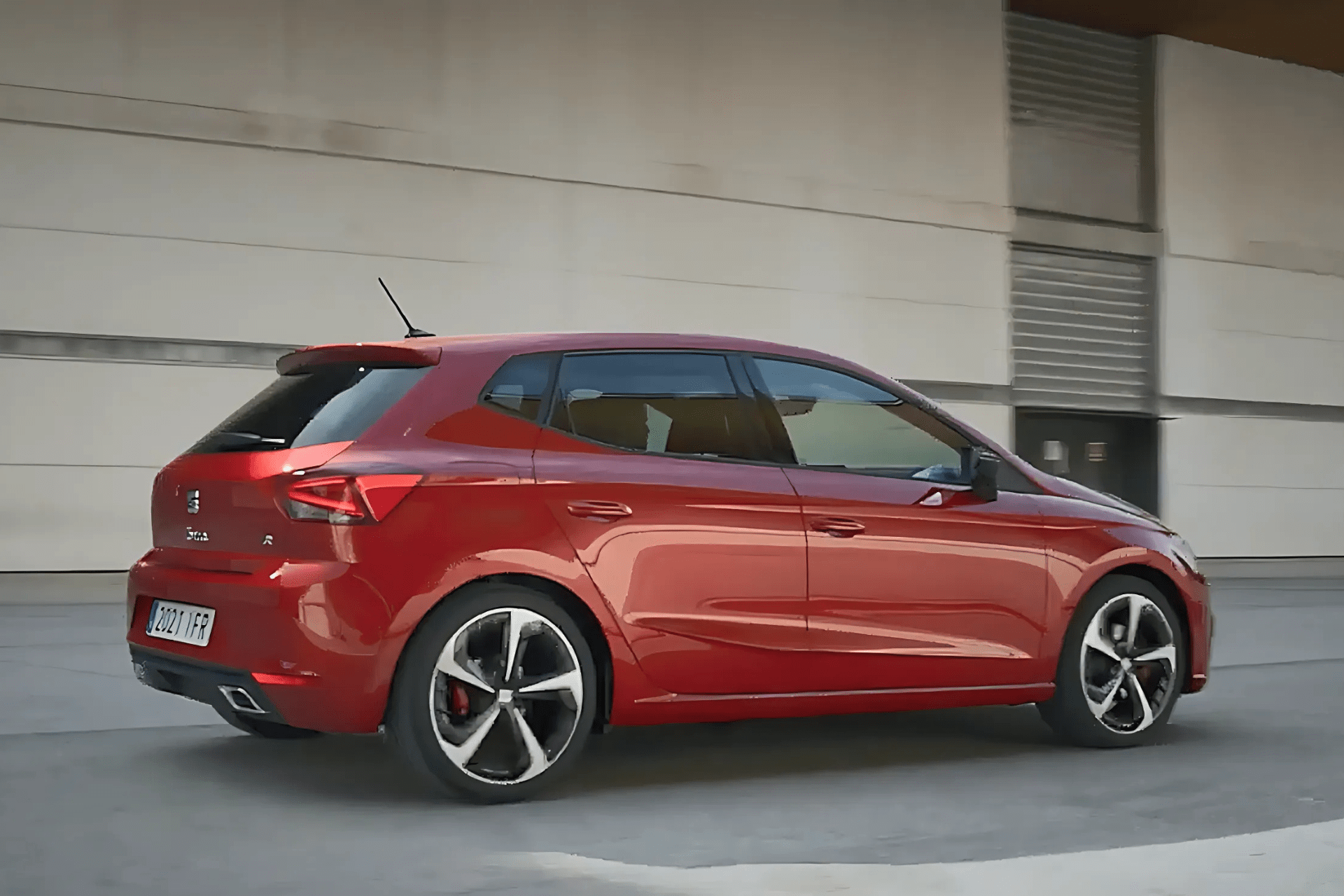 How Urban Parking Challenges Shape Better Car Choices