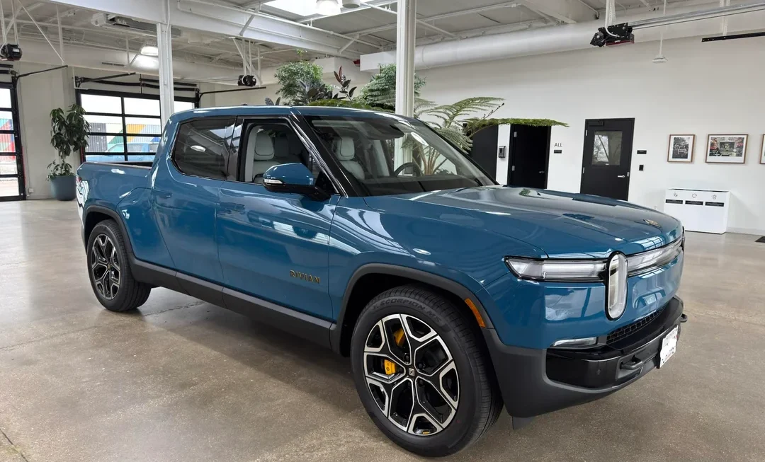 Rivian Delivery Center Service Experience Compared to Traditional Dealerships