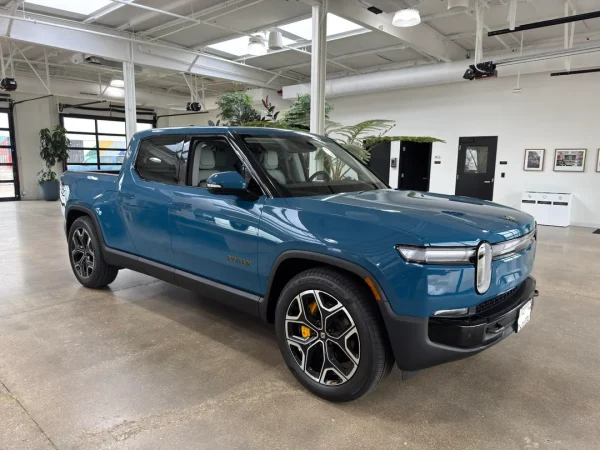 Rivian Delivery Center Service Experience Compared to Traditional Dealerships